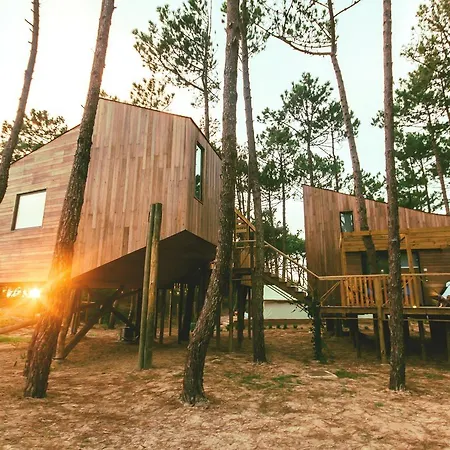 Bukubaki Eco Surf 4* Ferrel (Leiria)