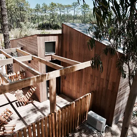 Bukubaki Eco Surf 4* Ferrel (Leiria)