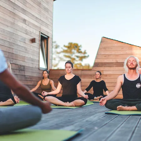 Bukubaki Eco Surf Feriested 4*