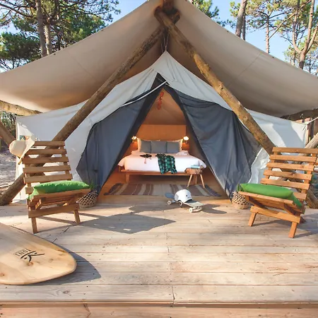 度假村 Bukubaki Eco Surf 4*