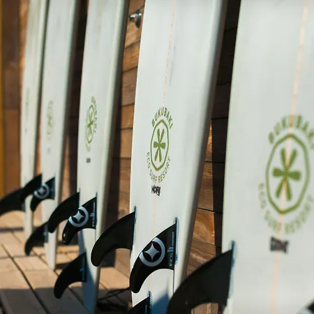 Bukubaki Eco Surf 度假村