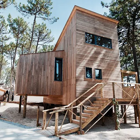 Bukubaki Eco Surf Rezort