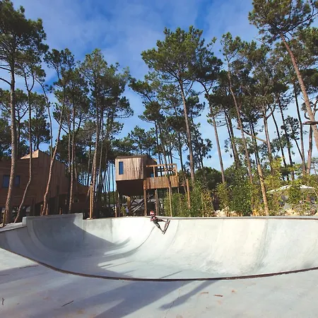 Bukubaki Eco Surf Resort Ferrel (Leiria)