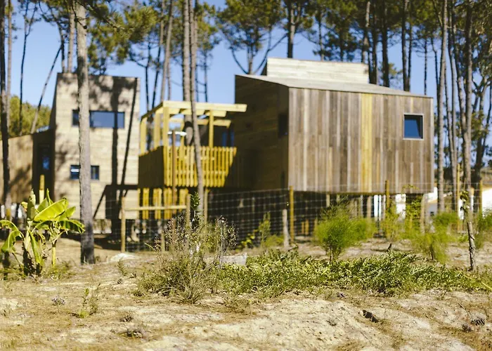 Resort Bukubaki Eco Surf