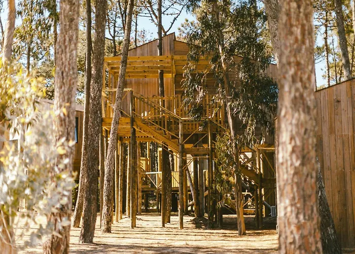 Bukubaki Eco Surf 4* Ferrel (Leiria)