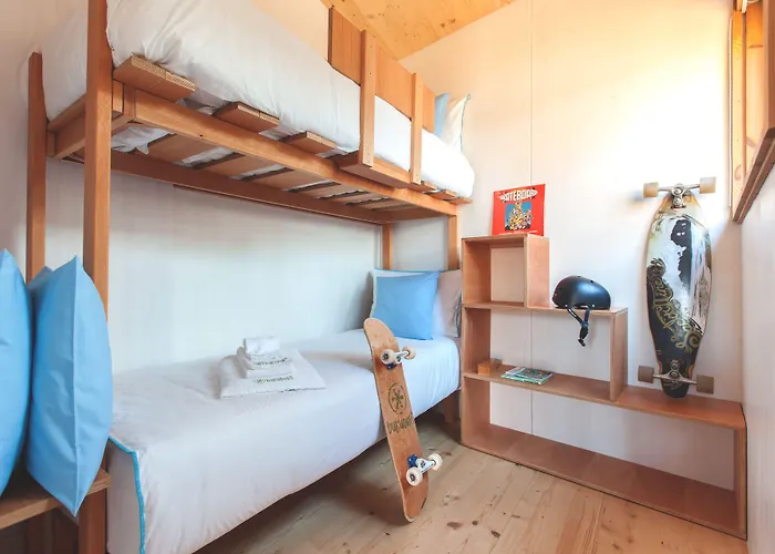 Bukubaki Eco Surf Feriested 4*